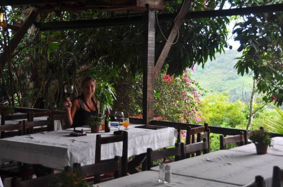 Bela varanda do restaurante Hofbrauhaus, na pequena Mulungu, próxima à Guaramiranga, na Serra do Baturité - CE